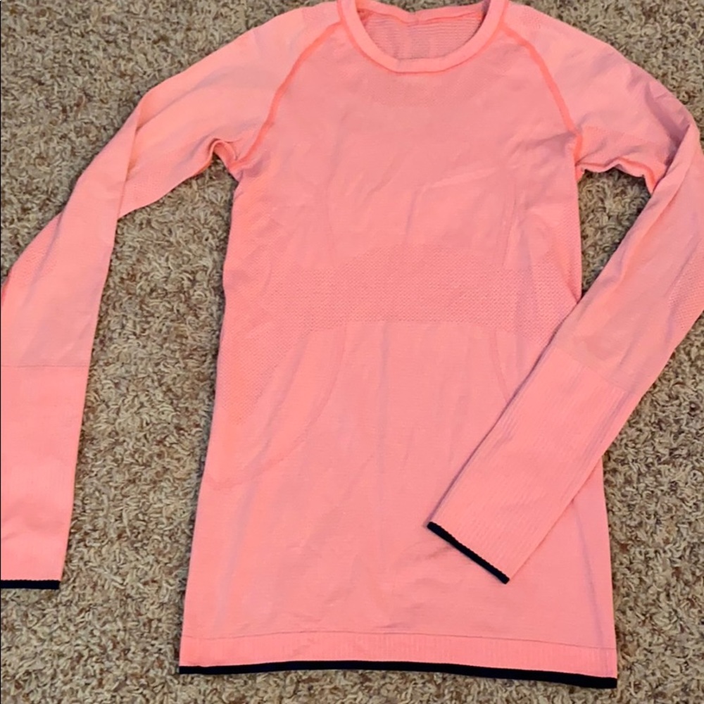 Lululemon long sleeve swiftly top